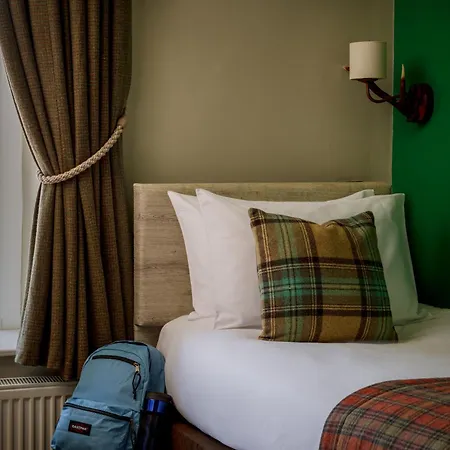 Szálloda The Crown 4*