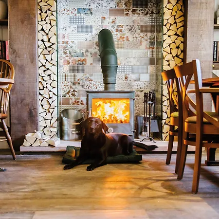 The Crown Pooley Bridge