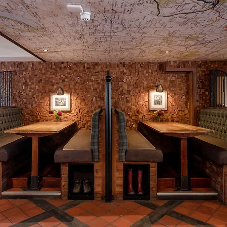 Hotell The Crown Pooley Bridge