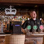 מלון The Crown 4*