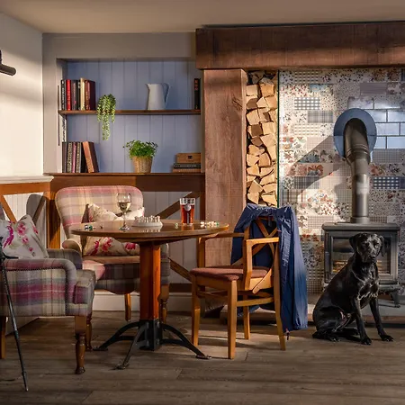 The Crown Hotel Pooley Bridge
