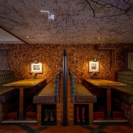 The Crown Hotel 4*