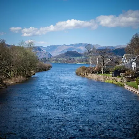 Hotel The Crown Pooley Bridge