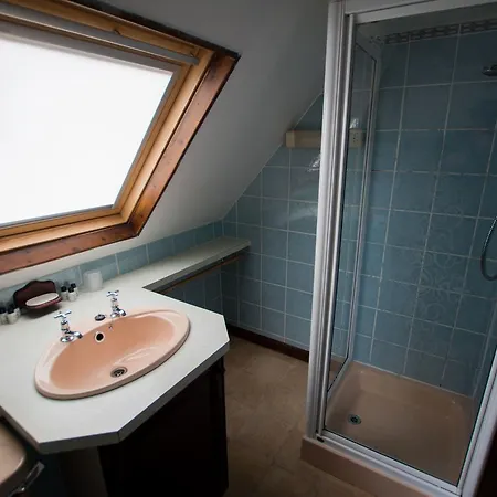 The Crown 4*