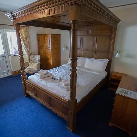 Hotel The Crown