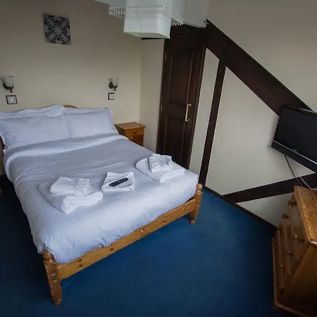 Hotel The Crown Pooley Bridge