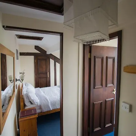 Hotel The Crown